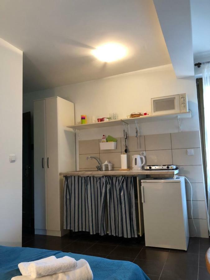 Apartmani Petrija เพรอชานิ ภายนอก รูปภาพ