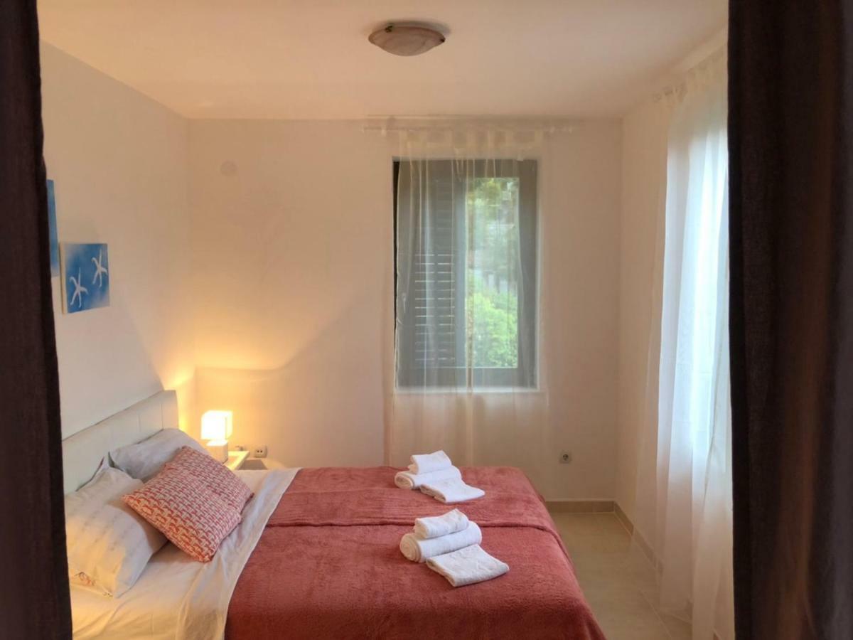 Apartmani Petrija เพรอชานิ ภายนอก รูปภาพ