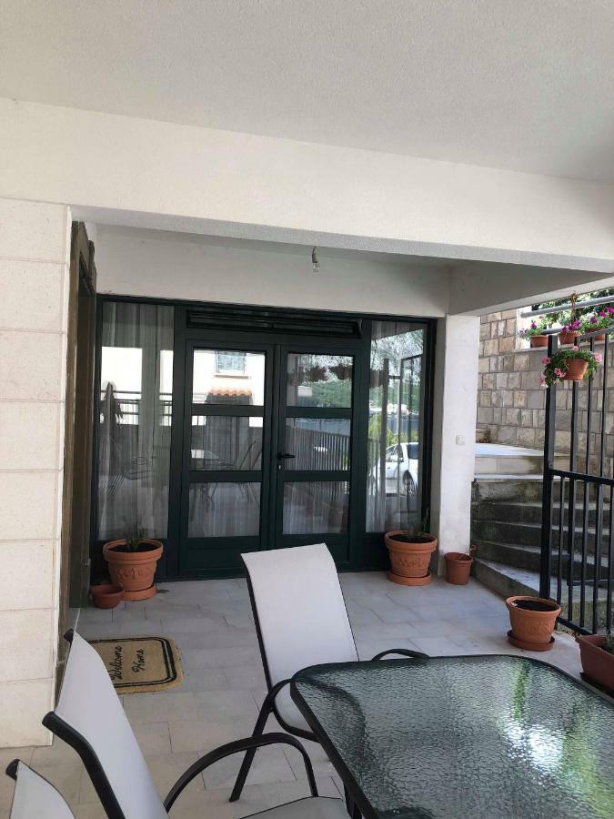 Apartmani Petrija เพรอชานิ ภายนอก รูปภาพ