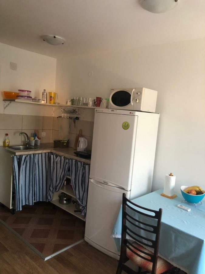 Apartmani Petrija เพรอชานิ ภายนอก รูปภาพ