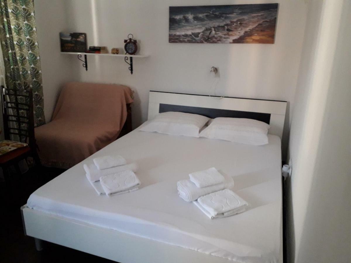 Apartmani Petrija เพรอชานิ ภายนอก รูปภาพ